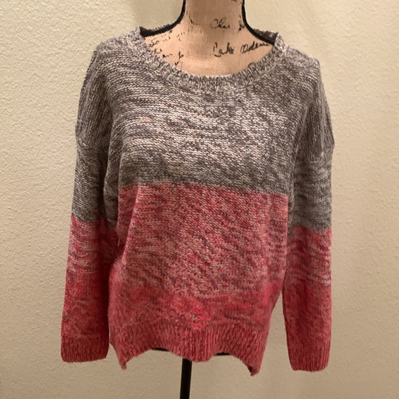 Women’s Rue 21 High Low Pullover Sweater - Picture 3 of 8